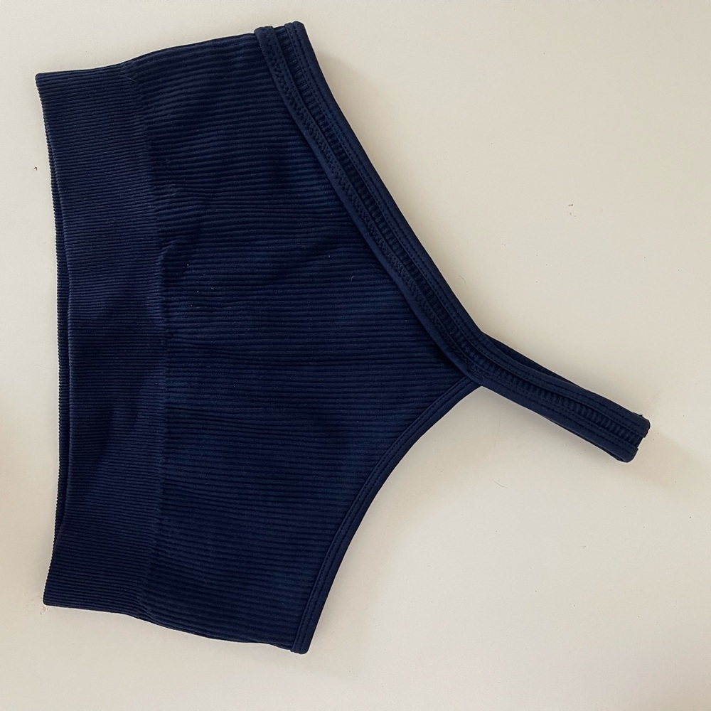 SOLD🚨Alo Navy Blue Ribbed One-Shoulder Top - Picture 2 of 5